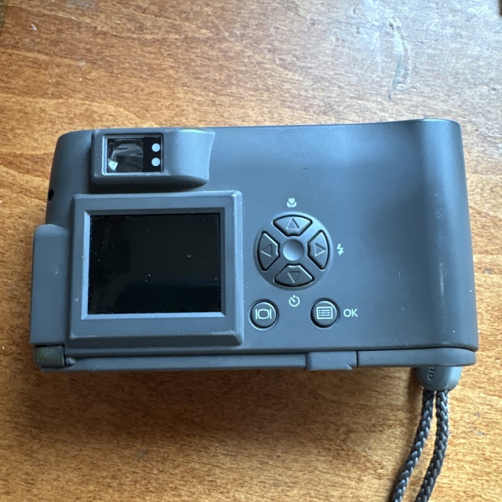 Olympus D-520 ZOOM 2.0 Megapixel Digital Camera + Case + Accessories READ - Picture 5 of 9